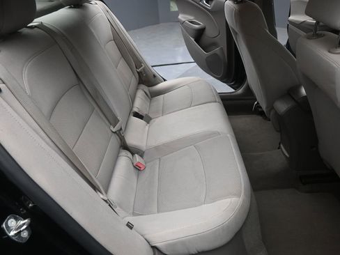 Used 2018 Chevrolet Cruze LS image 12