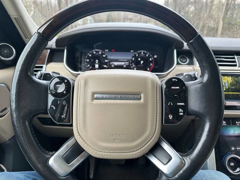 Used 2019 Land Rover Range Rover HSE image 14