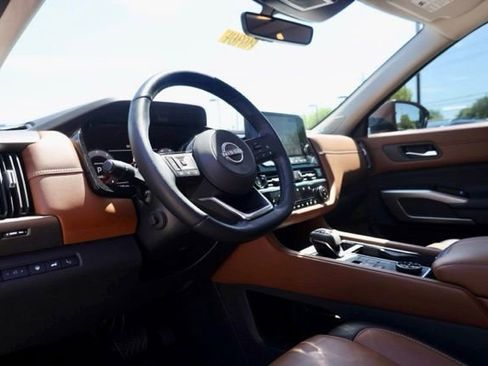 Used 2023 Nissan Pathfinder Platinum AWD/4WD image 19