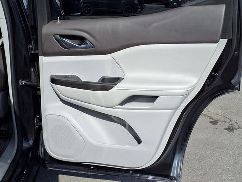 Used 2017 GMC Acadia SLT image 14