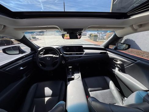 Used 2020 Lexus ES 300h w/ Premium Package image 18