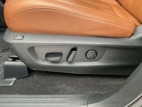 Used 2024 INFINITI QX60 Sensory image 25