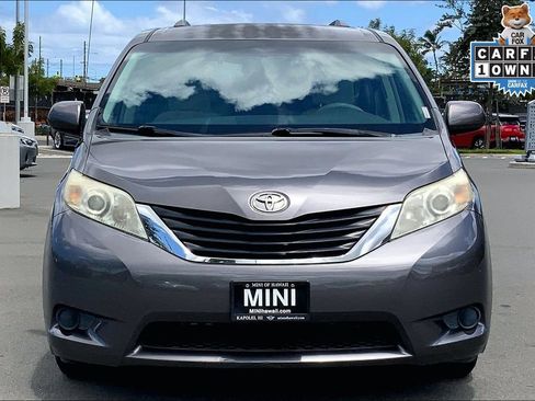 Used 2014 Toyota Sienna LE FWD image 3