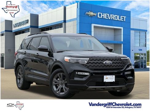 Used 2024 Ford Explorer XLT w/ Equipment Group 202A image 1