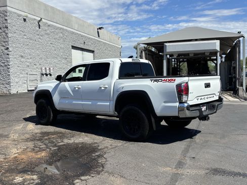 Used 2020 Toyota Tacoma TRD Off-Road AWD/4WD image 4