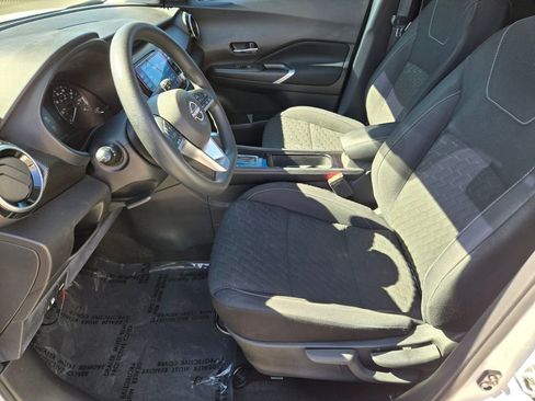 Certified 2022 Nissan Kicks SV FWD image 10
