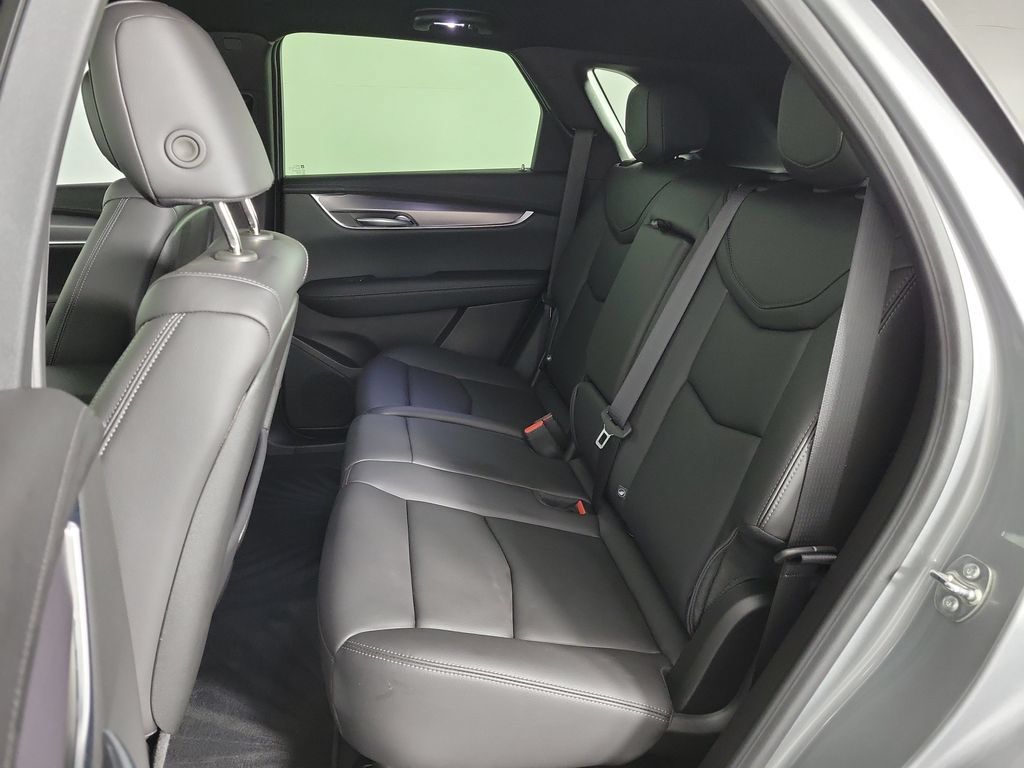 Certified 2025 Cadillac XT5 Luxury FWD image 10