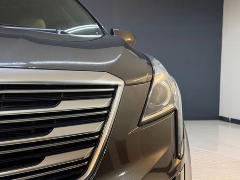 Used 2019 Cadillac XT5 FWD image 11