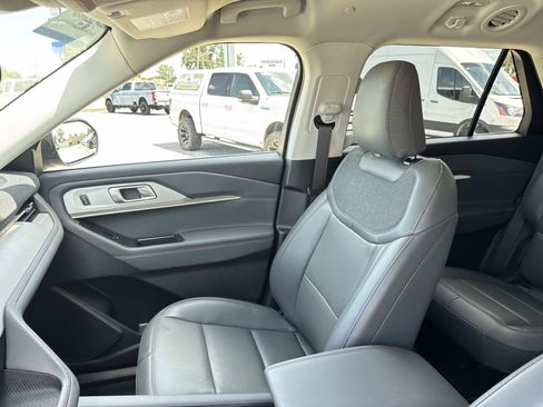 Certified 2026 Ford Explorer Active w/ Active Comfort Package RWD image 15