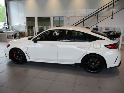 Certified 2024 Honda Civic Type R image 7