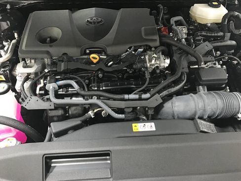 Used 2025 Toyota Camry SE FWD image 11