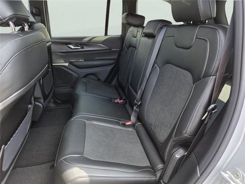 New 2025 Jeep Grand Cherokee Altitude image 55