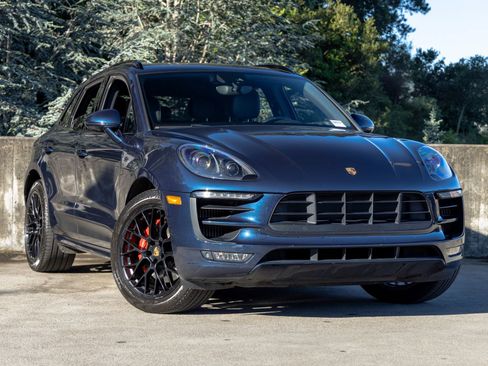 Certified 2018 Porsche Macan GTS AWD/4WD image 6