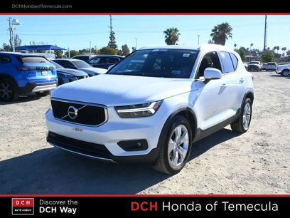 Used 2021 Volvo XC40 T4 Momentum