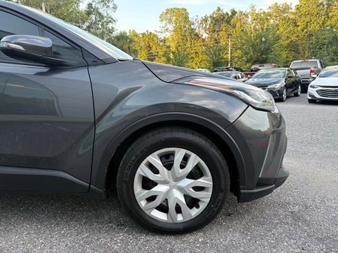 Used 2021 Toyota C-HR LE image 34