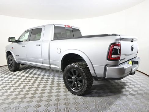 Used 2022 RAM 2500 Laramie w/ Night Edition AWD/4WD image 4