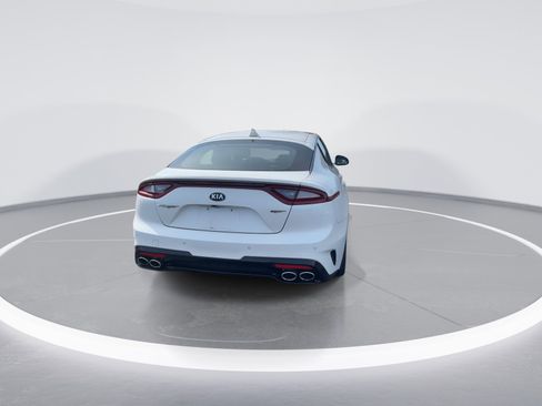 Used 2018 Kia Stinger GT1 image 8