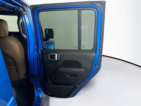 Used 2023 Jeep Wrangler Unlimited Sahara w/ Cold Weather Group AWD/4WD image 29