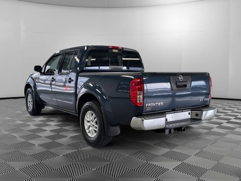 Used 2019 Nissan Frontier SV image 6