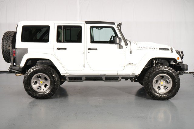 Used 2014 Jeep Wrangler Unlimited Rubicon w/ Connectivity Group AWD/4WD image 11