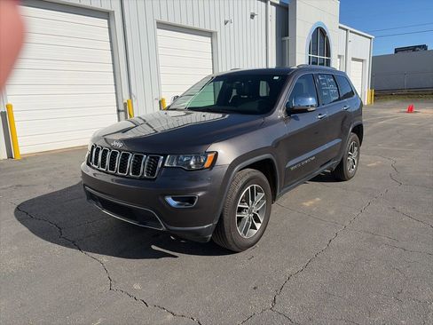 Used 2020 Jeep Grand Cherokee Limited w/ Luxury Group II image 3