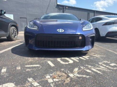 Used 2023 Toyota GR86 RWD image 5