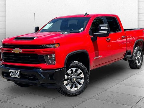 Used 2024 Chevrolet Silverado 2500 Custom w/ Custom Convenience Package AWD/4WD image 12