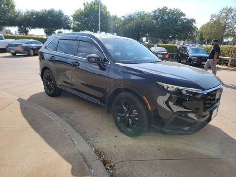 Used 2025 Honda CR-V EX image 3