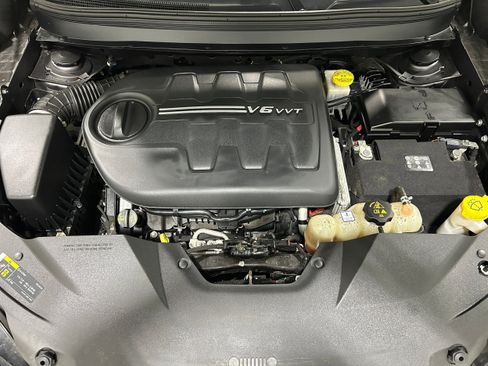 Used 2019 Jeep Cherokee Limited AWD/4WD image 20