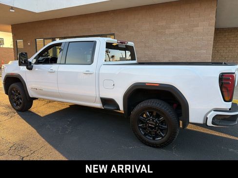 Used 2025 GMC Sierra 2500 AT4 AWD/4WD image 8