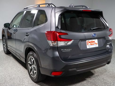 Used 2023 Subaru Forester Premium image 9
