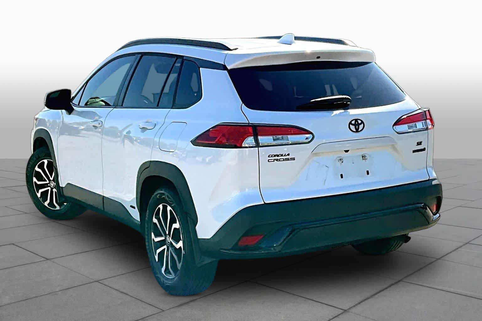 Used 2024 Toyota Corolla Cross AWD Hybrid image 11