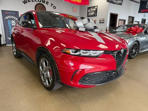 Used 2024 Alfa Romeo Tonale Veloce AWD/4WD image 2