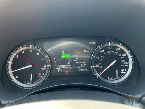 Used 2021 Toyota Highlander Platinum FWD image 19
