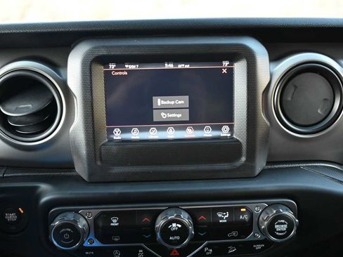 Used 2021 Jeep Wrangler Sport image 17