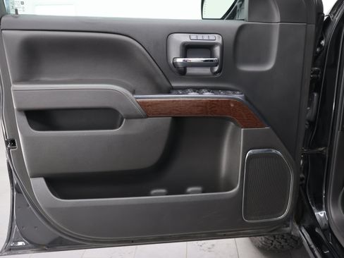 Used 2017 GMC Sierra 1500 SLT w/ Suspension Package, Off-Road AWD/4WD image 35