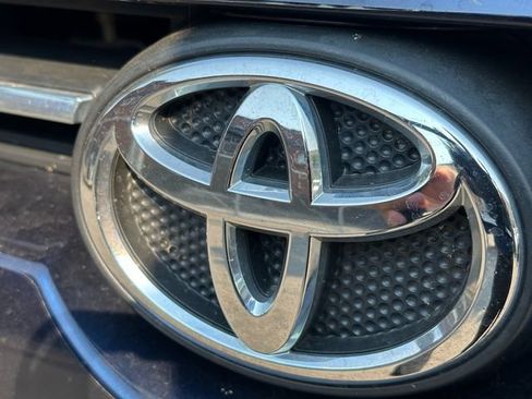 Used 2021 Toyota 4Runner SR5 AWD/4WD image 9