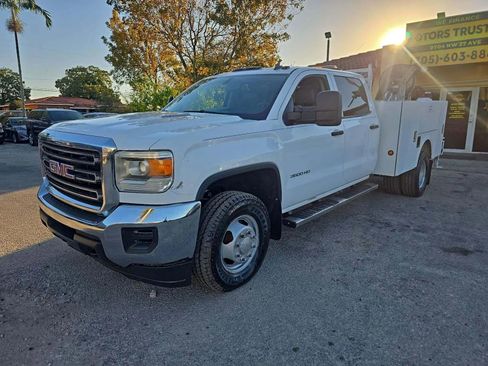 Used 2015 GMC Sierra 3500 4x4 Crew Cab w/ Sierra Convenience Package image 2