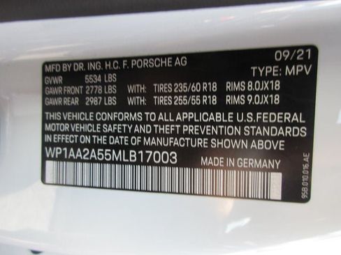Used 2021 Porsche Macan AWD/4WD image 40