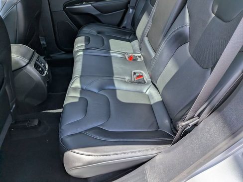Certified 2021 Jeep Cherokee Latitude Lux w/ Sun & Sound Group AWD/4WD image 24