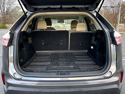 Used 2021 Ford Edge SE w/ Cargo Accessory Package image 23