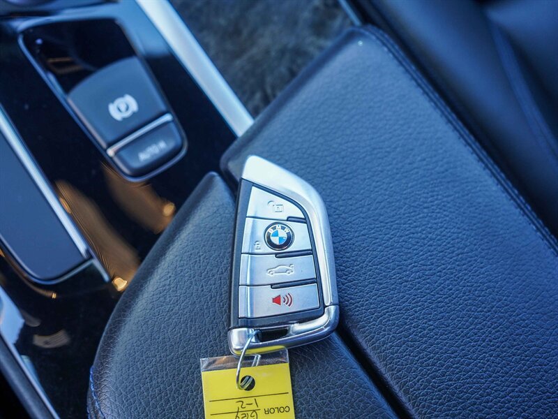 Used 2019 BMW 530e w/ M Sport Package RWD image 36