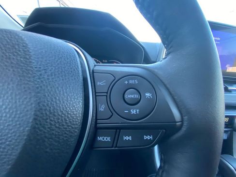 Used 2023 Toyota RAV4 XLE Premium image 19