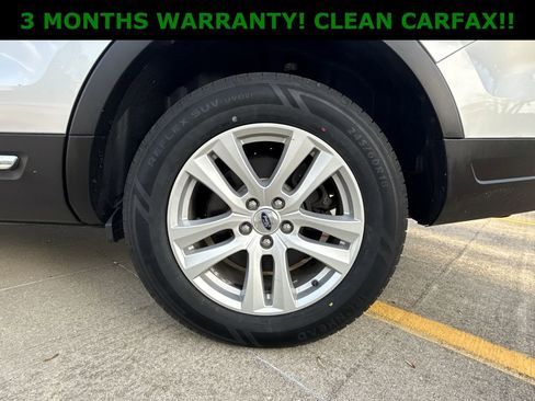 Used 2018 Ford Explorer XLT image 40