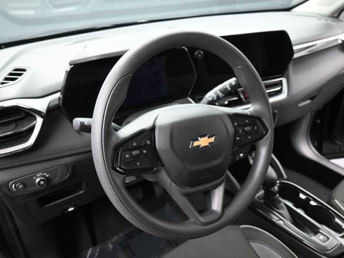 Certified 2025 Chevrolet TrailBlazer LT w/ Driver Confidence Package image 15