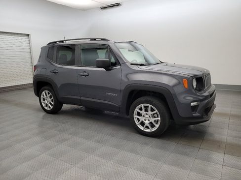 Used 2022 Jeep Renegade Latitude AWD/4WD image 11