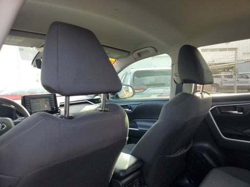 Used 2022 Toyota RAV4 XLE image 12