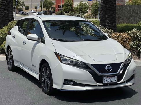 Used 2019 Nissan Leaf SV Plus w/ SV Plus Technology Package FWD image 28