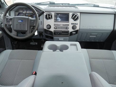 Used 2016 Ford F250 XLT w/ XLT Value Package image 3