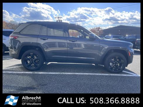 New 2025 Jeep Grand Cherokee Limited w/ Luxury Tech Group II image 6